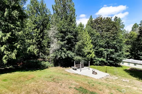 5769 Blakely Avenue NE Bainbridge Island WA 98110