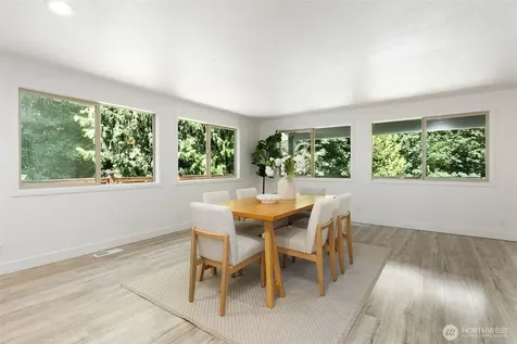 5769 Blakely Avenue NE Bainbridge Island WA 98110