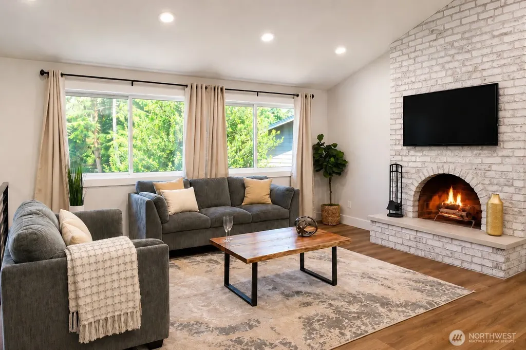 510 223rd Street SW Bothell WA 98021