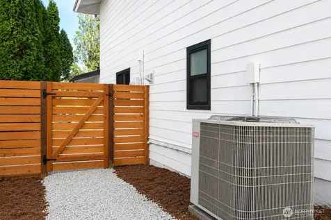 510 223rd St Street SW Bothell WA 98021