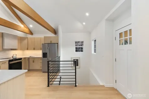 8216 Interlake Avenue N Seattle WA 98103
