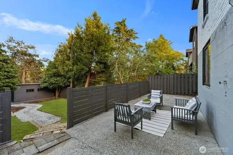 8216 Interlake Avenue N Seattle WA 98103