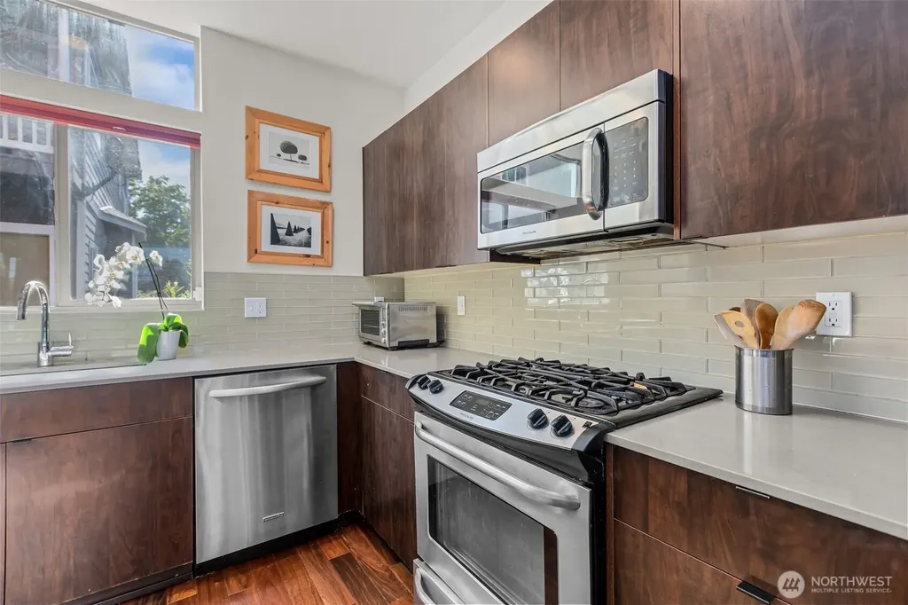 161 23rd Avenue Seattle WA 98122