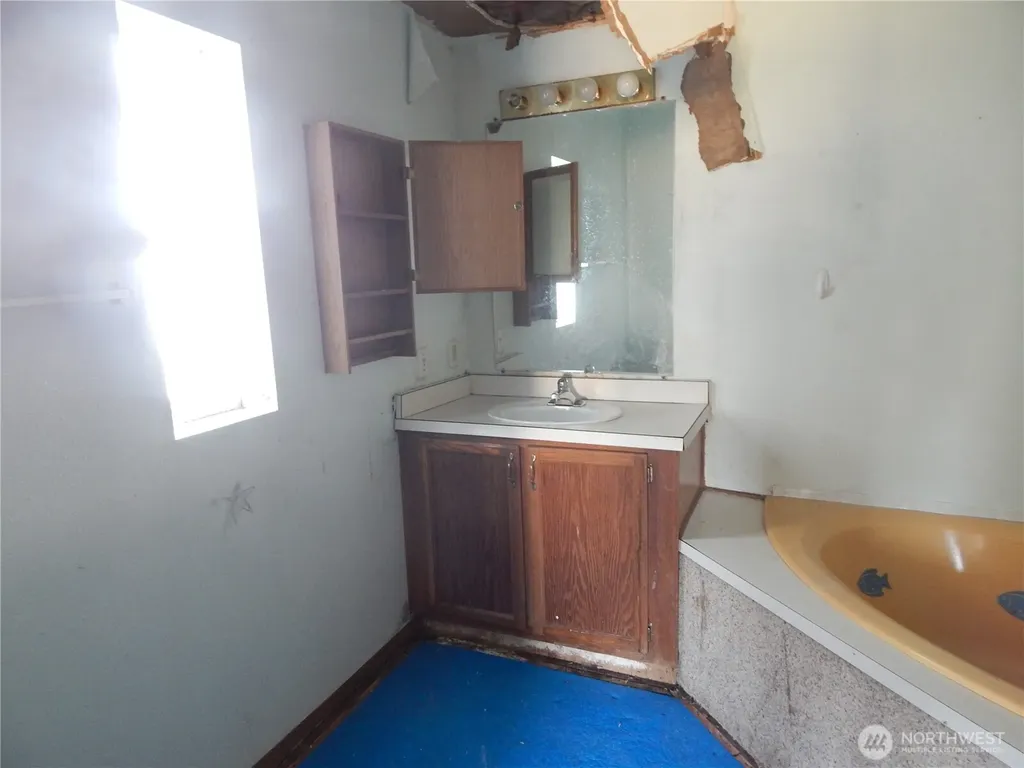 222 Salmon Street Clallam Bay WA 98326