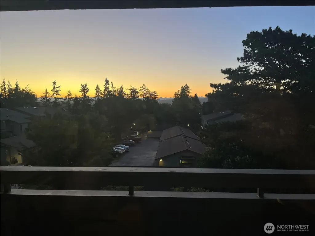 6652 Parkpoint Way NE Seattle WA 98115