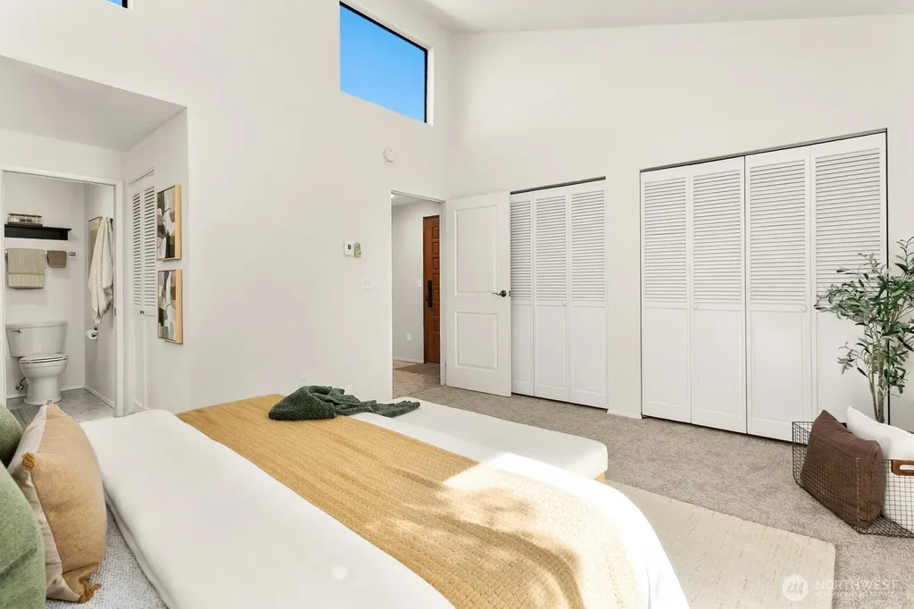 6652 Parkpoint Way NE Seattle WA 98115