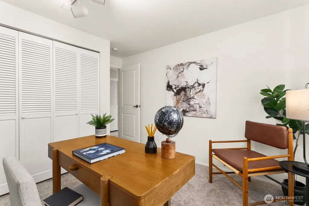 6652 Parkpoint Way NE Seattle WA 98115