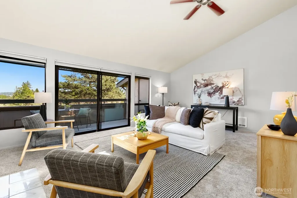 6652 Parkpoint Way NE Seattle WA 98115