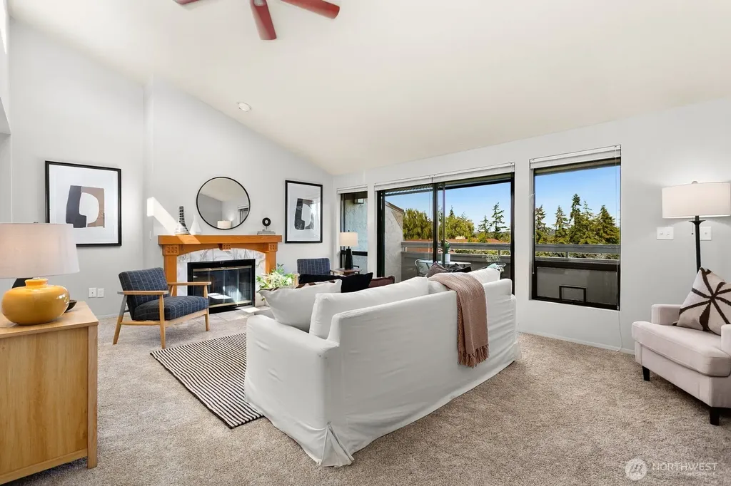 6652 Parkpoint Way NE Seattle WA 98115