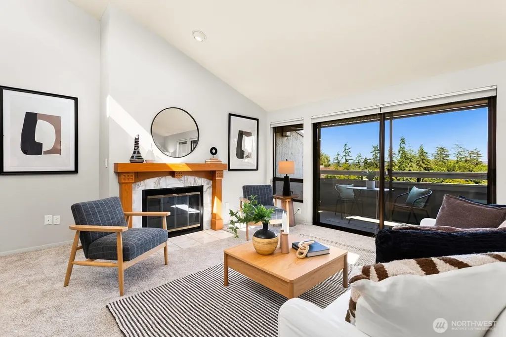 6652 Parkpoint Way NE Seattle WA 98115