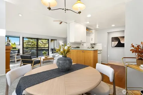 6652 Parkpoint Way NE Seattle WA 98115