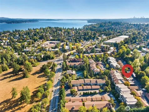 6652 Parkpoint Way NE Seattle WA 98115