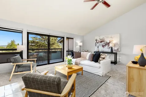 6652 Parkpoint Way NE Seattle WA 98115