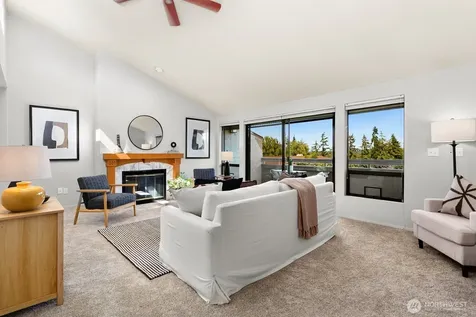 6652 Parkpoint Way NE Seattle WA 98115