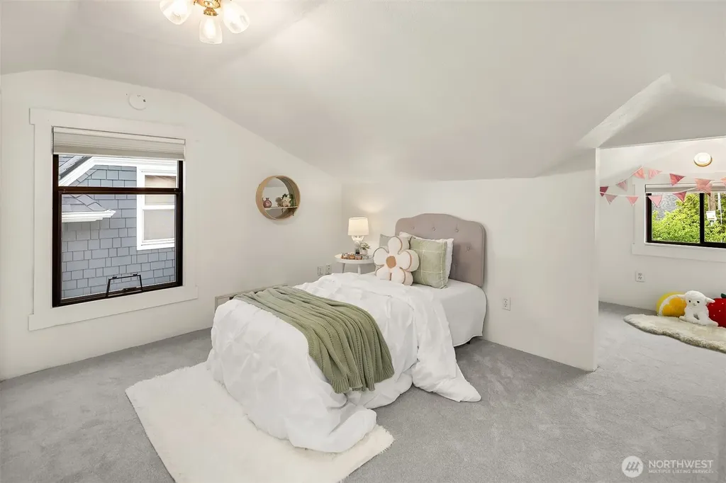 5215 Latona Avenue NE Seattle WA 98105
