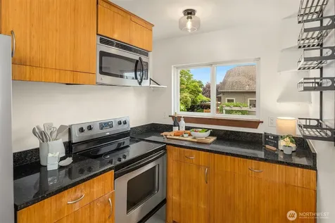 5215 Latona Avenue NE Seattle WA 98105