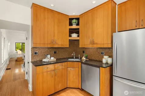 5215 Latona Avenue NE Seattle WA 98105