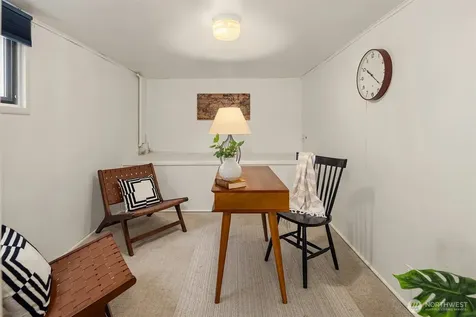 5215 Latona Avenue NE Seattle WA 98105