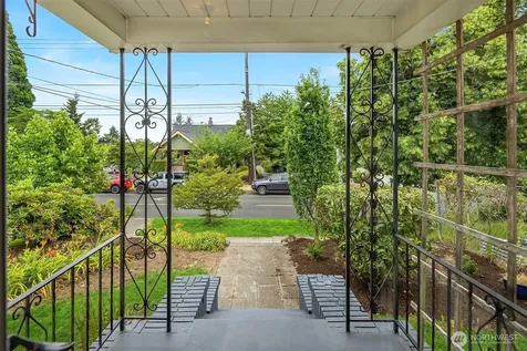 5215 Latona Avenue NE Seattle WA 98105