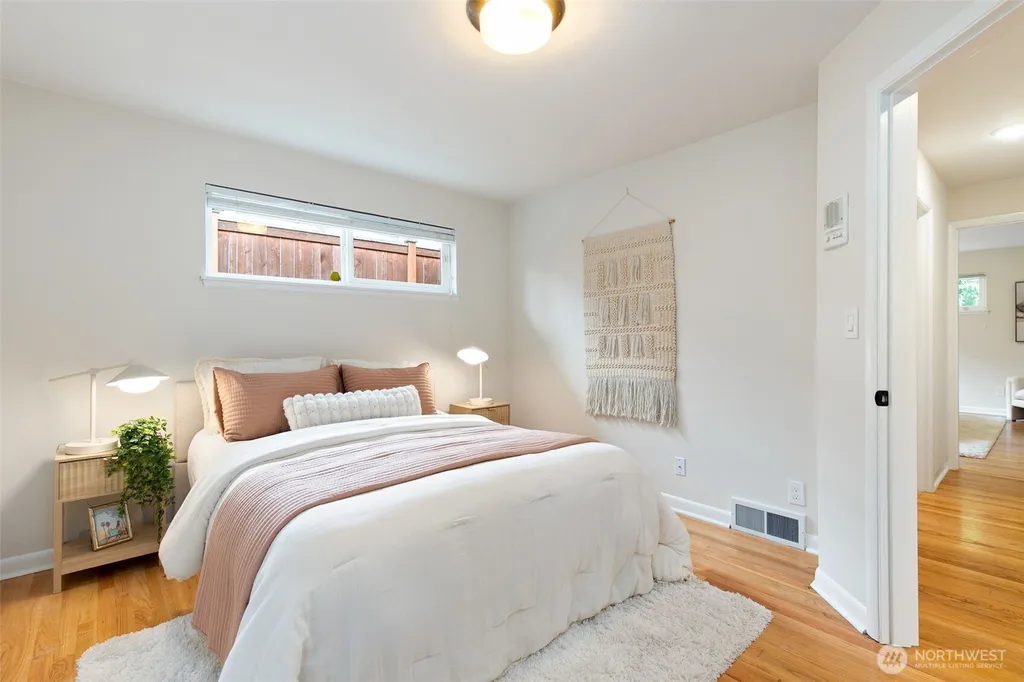 6050 43rd Avenue NE Seattle WA 98115