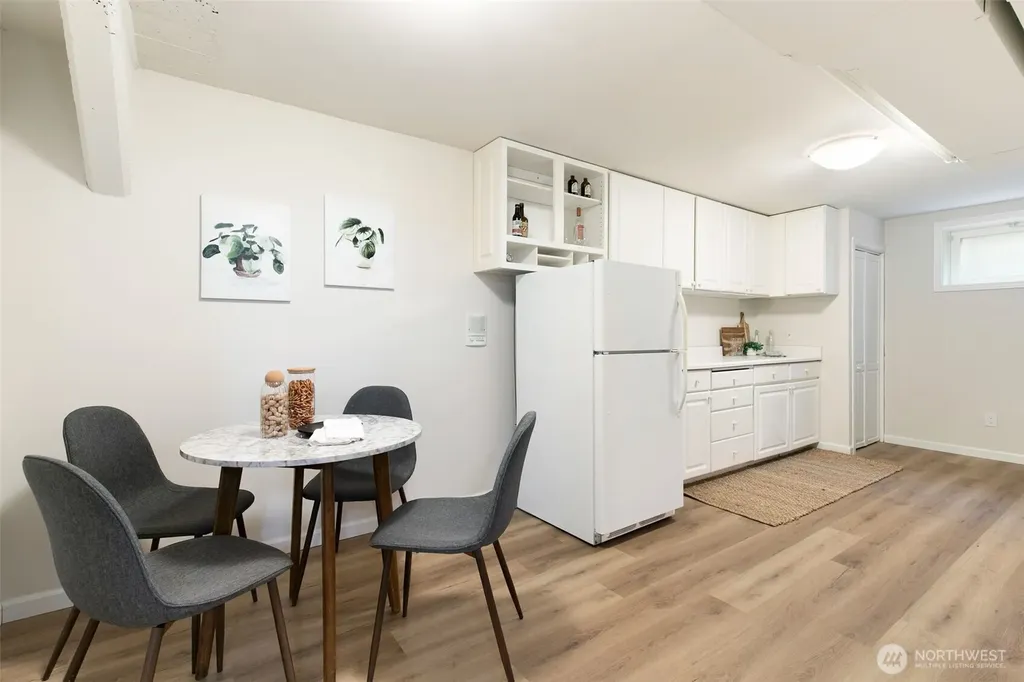 6050 43rd Avenue NE Seattle WA 98115