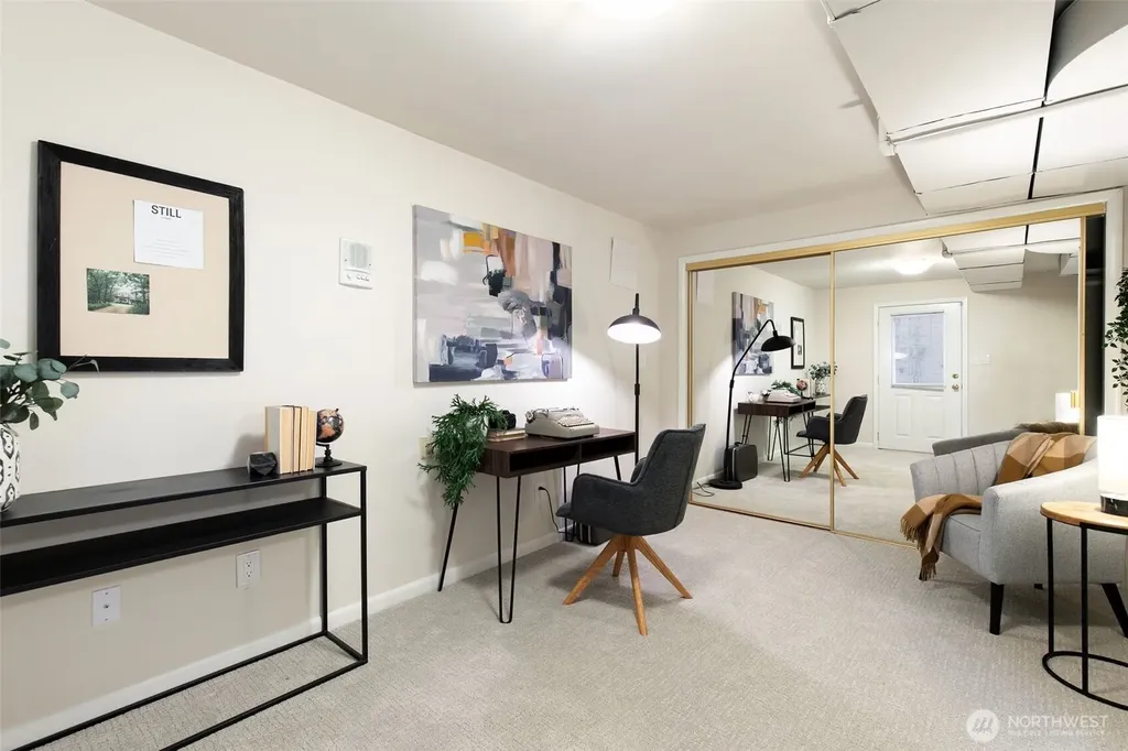 6050 43rd Avenue NE Seattle WA 98115