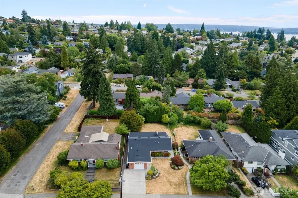 6050 43rd Avenue NE Seattle WA 98115