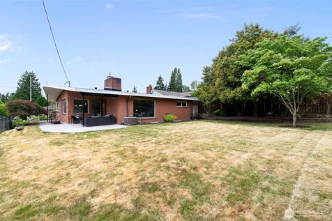 6050 43rd Avenue NE Seattle WA 98115