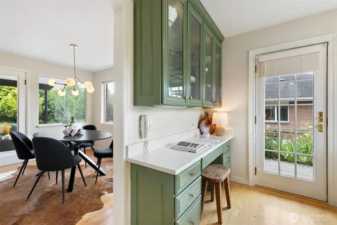 6050 43rd Avenue NE Seattle WA 98115