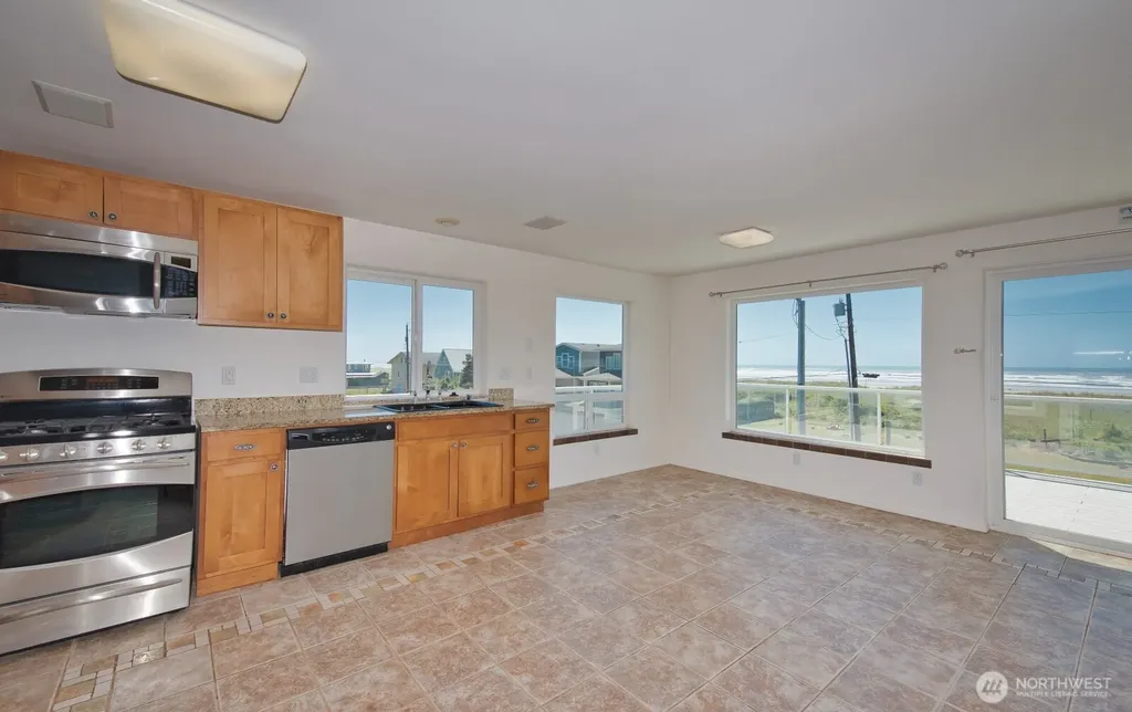 48140 Pacific Avenue Moclips WA 98562