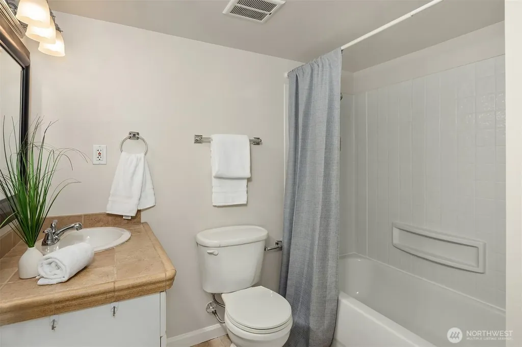 223 29th Avenue E Seattle WA 98112