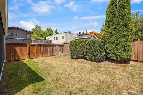 223 29th Avenue E Seattle WA 98112