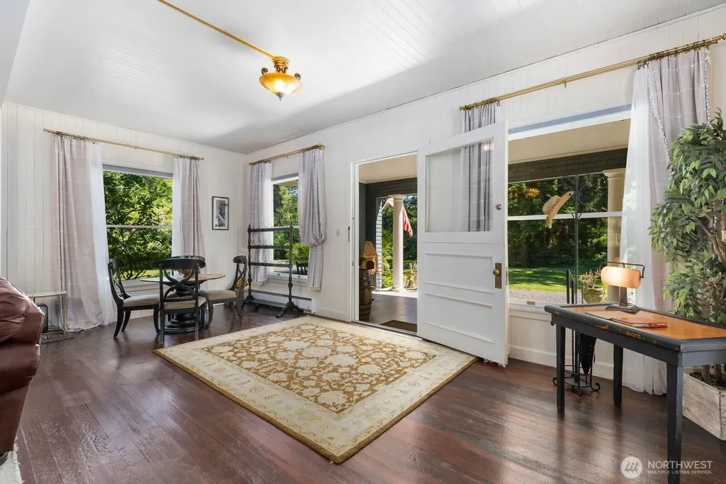 2415 Willows Road Seaview WA 98644