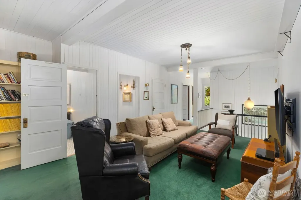 2415 Willows Road Seaview WA 98644