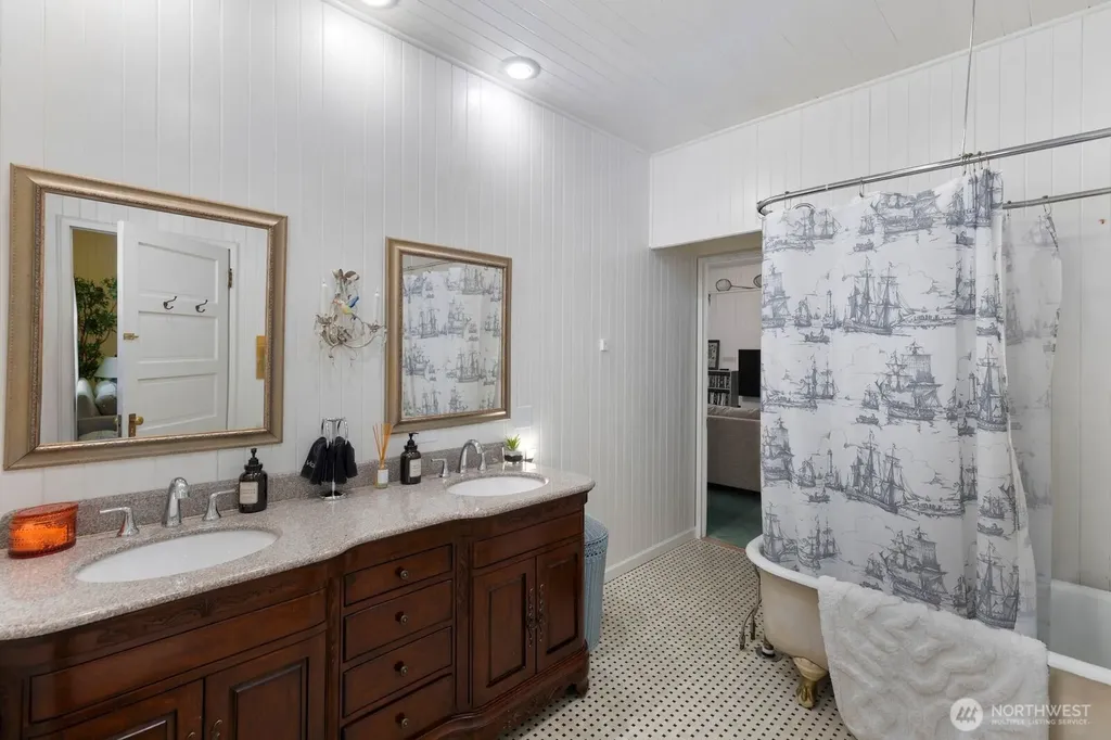 2415 Willows Road Seaview WA 98644