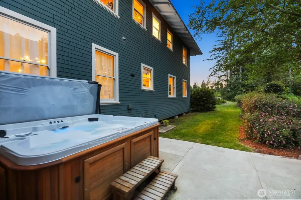 2415 Willows Road Seaview WA 98644
