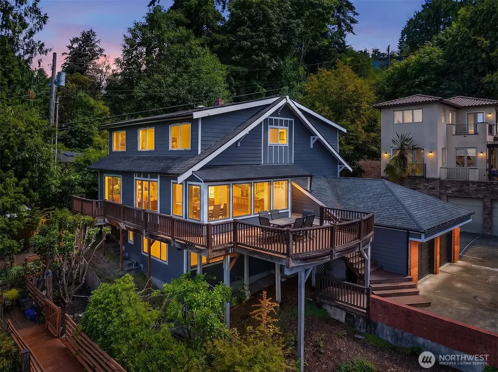 2714 SW 152nd Place Burien WA 98166
