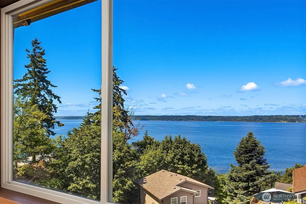 2714 SW 152nd Place Burien WA 98166