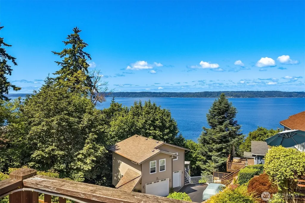 2714 SW 152nd Place Burien WA 98166