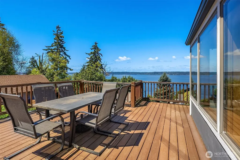 2714 SW 152nd Place Burien WA 98166