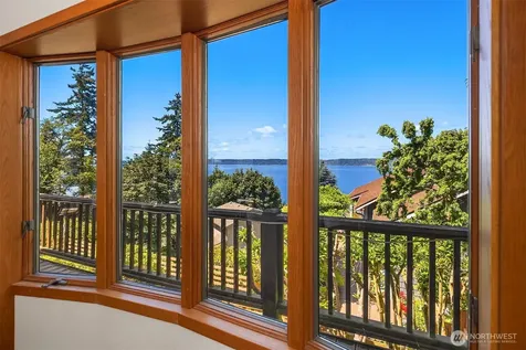 2714 SW 152nd Place Burien WA 98166