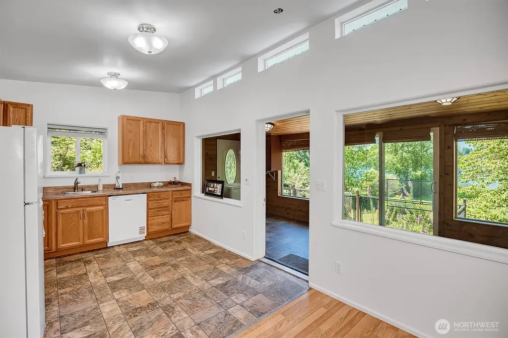 11321 E Lake Joy Drive NE Carnation WA 98014
