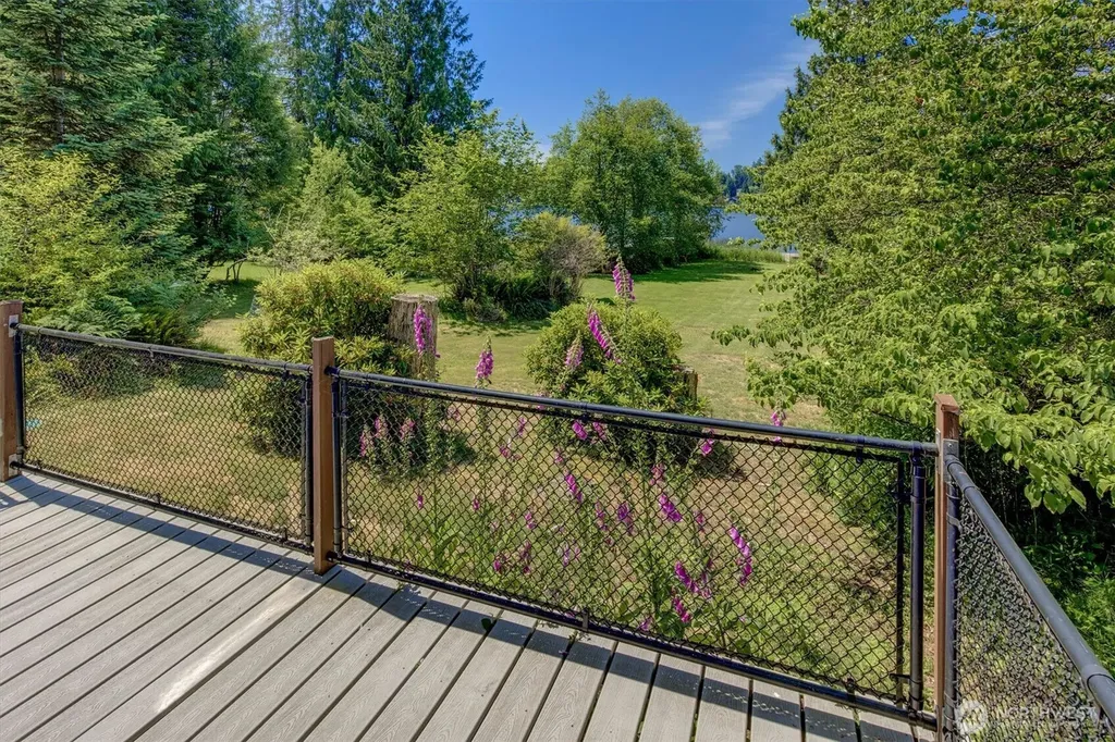 11321 E Lake Joy Drive NE Carnation WA 98014