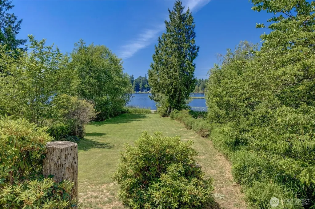 11321 E Lake Joy Drive NE Carnation WA 98014