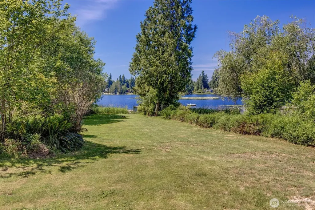 11321 E Lake Joy Drive NE Carnation WA 98014