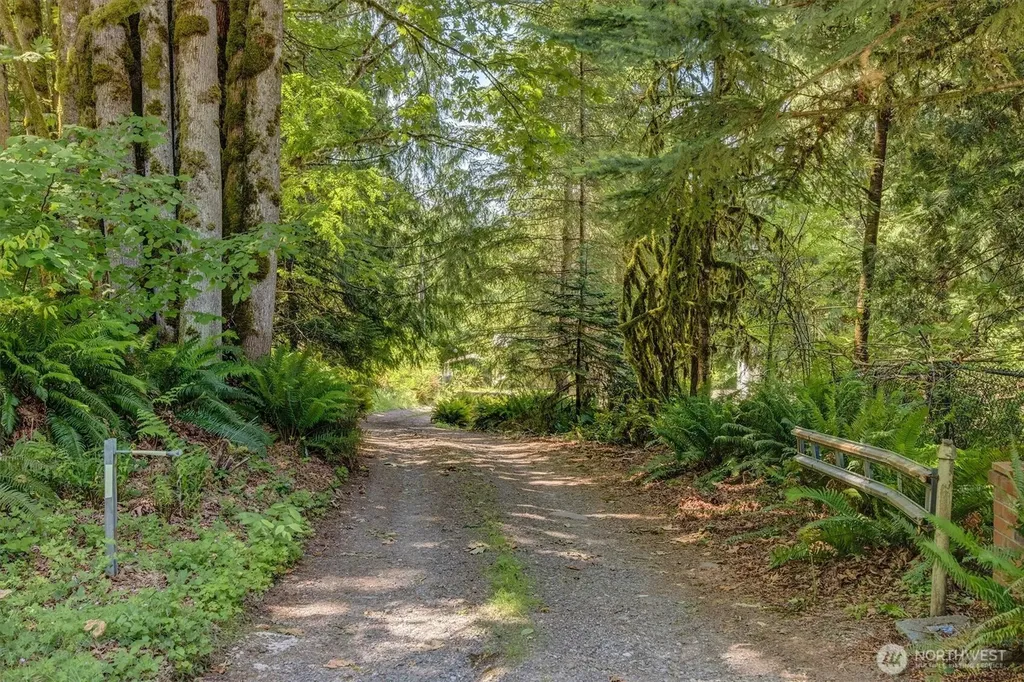 11321 E Lake Joy Drive NE Carnation WA 98014