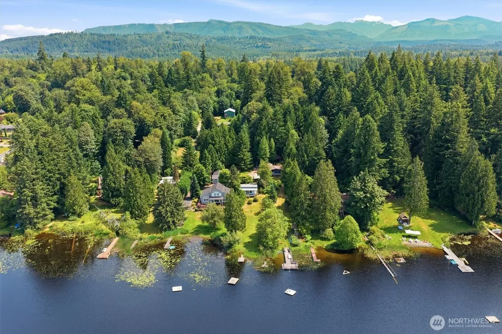 11321 E Lake Joy Drive NE Carnation WA 98014