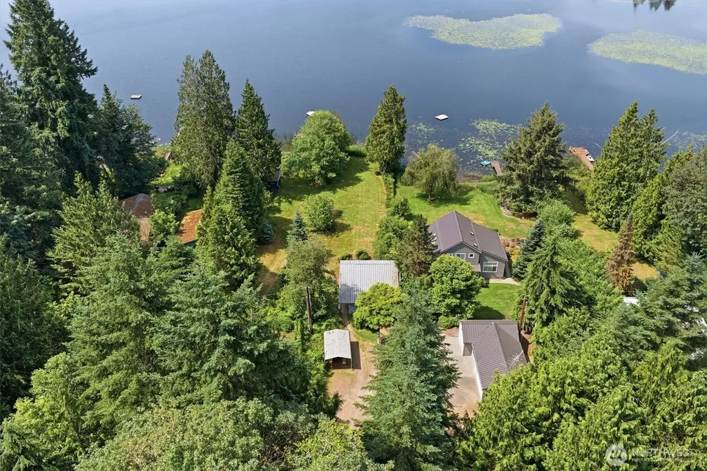 11321 E Lake Joy Drive NE Carnation WA 98014