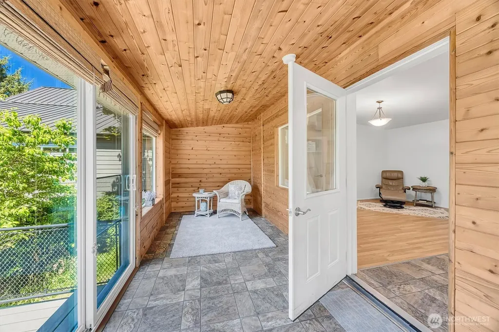 11321 E Lake Joy Drive NE Carnation WA 98014