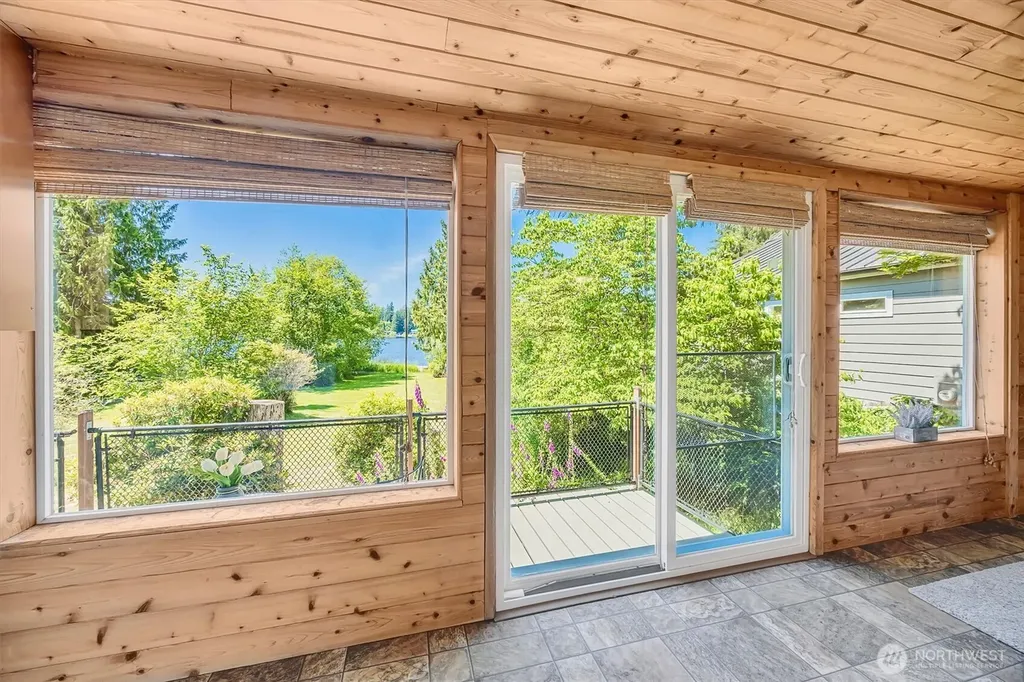 11321 E Lake Joy Drive NE Carnation WA 98014